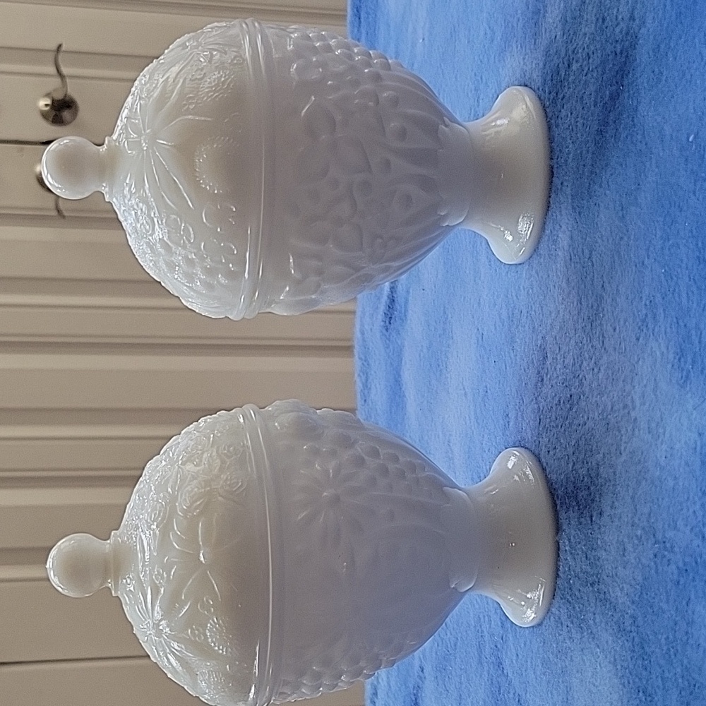 Vintage 1960s Avon Milk Glass Looking Covered Candy Egg Shaped Dishes - Set Of 2